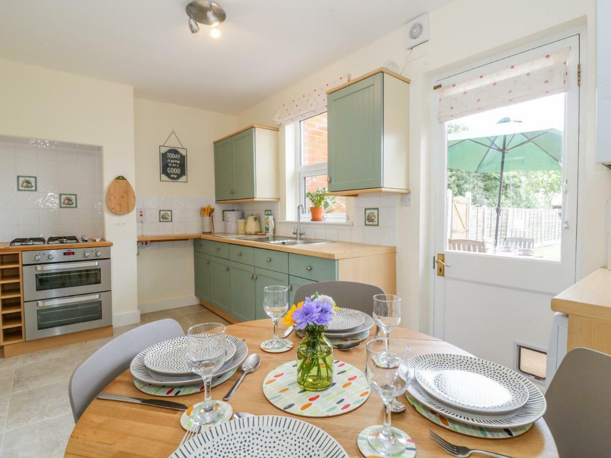 Sea View Cottage Фринтън-он-Сий Екстериор снимка